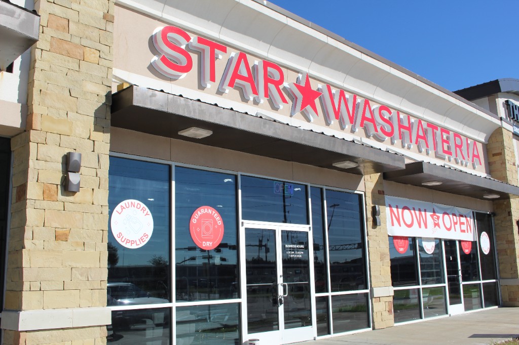 Star Washateria storefront on W Bellfort Ave, Houston